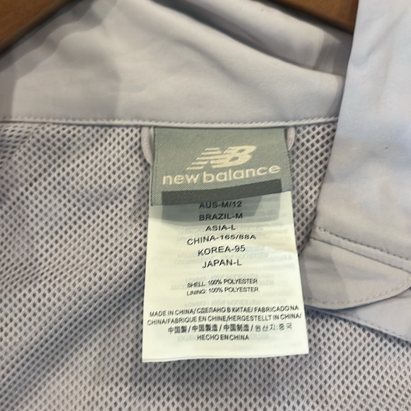 Brand new New Balance light runner jacket - Picture 6 of 7